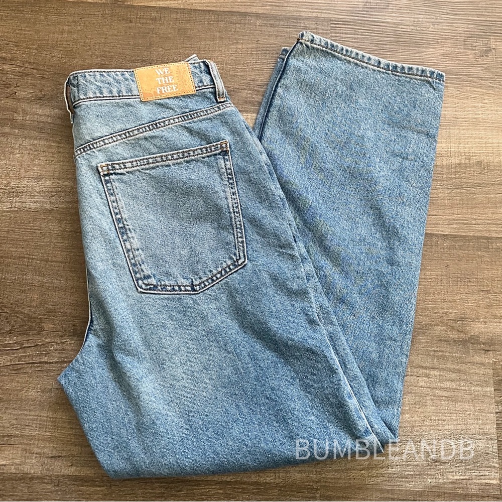 NWOT We the Free Pacifica High Rise Slim Straight Leg Jeans
Size 31